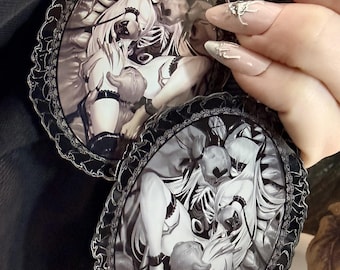 EMPRESS [3" (7.62 CM) KEYCHAIN]