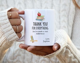 Taza personalizada para maestra: regalo único de cerámica para ella. Regalos divertidos y personalizados para cumpleaños o agradecimiento.