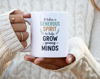 Regalos personalizados para maestros: taza de café con nombre personalizado para maestros, regalo único de agradecimiento para el personal escolar, regalo de cumpleaños divertido para ella.