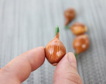 Play food onion for dollhouse miniatures , for doll house , fairy garden and play kitchen