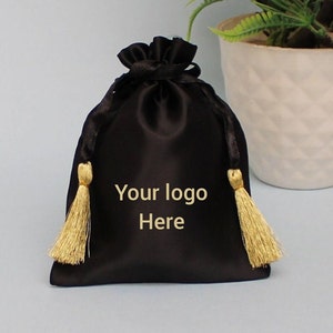 100 Sac à cordon en satin noir, petit sac en satin, sac en satin personnalisé, pochette logo en satin personnalisé, sac de faveur, sac à bijoux, pochette logo, sacs logo