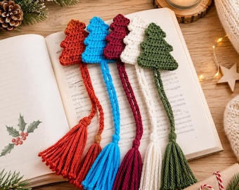 Crochet Christmas tree bookmark, crochet bookmark, Christmas bookmark. Handmade birthday gift teacher. Merry Christmas reading accessories