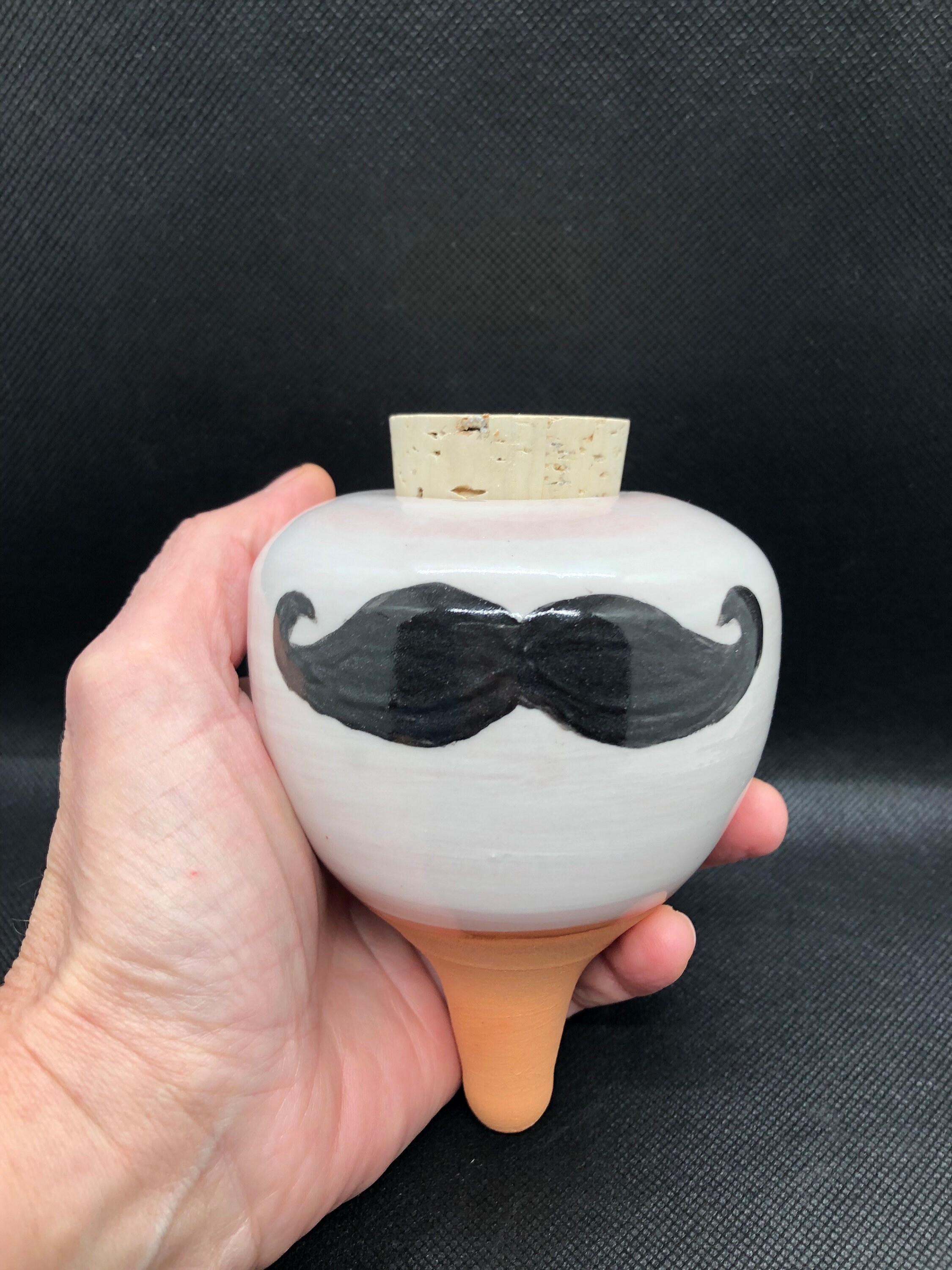 Olla Moustache