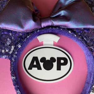 Passholder Wall Hook, Ear Headband Display