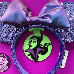 Mistress of All Evil Wall Hook, Mouse Ear Display