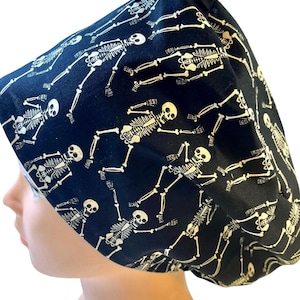 Halloween. Gorro quirúrgico con esqueletos bailarines: Opción con forro de satén. imagen 11