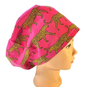 Pink Cheetah Scrub Cap: Funny scrub hat. Satin lined option. Euro with toggle, pony with ties or men’s styles zdjęcie 9