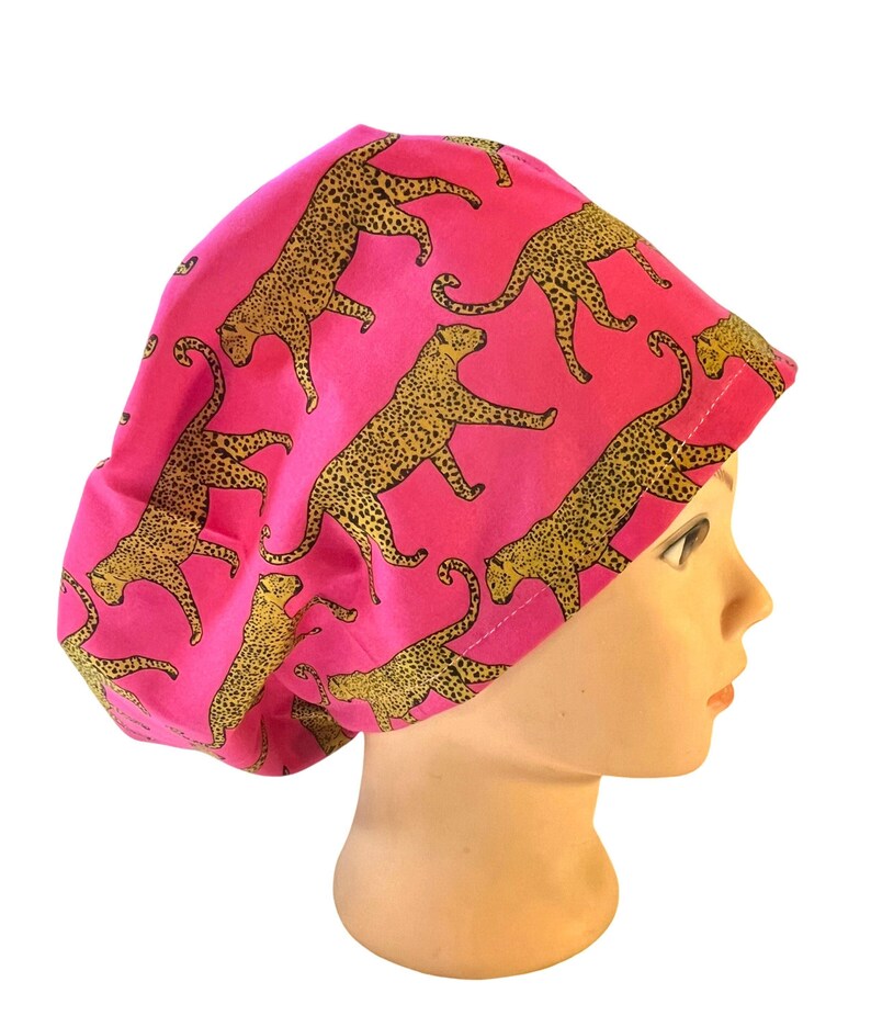 Pink Cheetah Scrub Cap: Funny scrub hat. Satin lined option. Euro with toggle, pony with ties or men’s styles zdjęcie 9