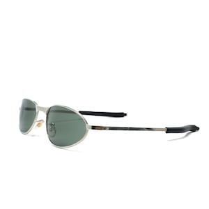 Autentici occhiali da sole vintage anni &#39;90 con montatura in filo d&#39;argento triangolare
