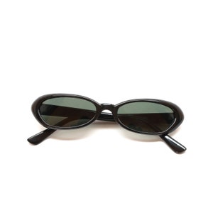 True Vintage 90s Slim Deadstock Black Frame Sunglasses
