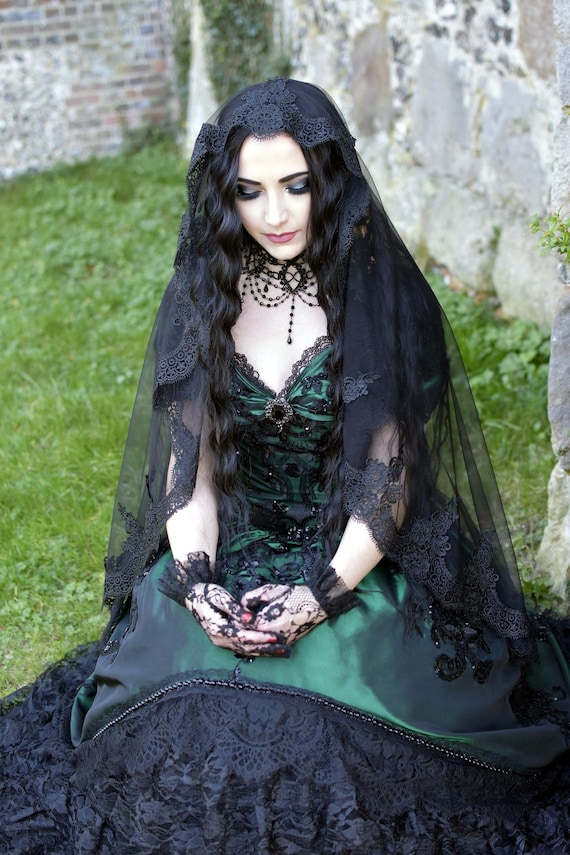 Overtreffen helpen vraag naar Emerald Green Royal Gothic Bruiloft Geborduurde Bruidsjurk - Etsy België