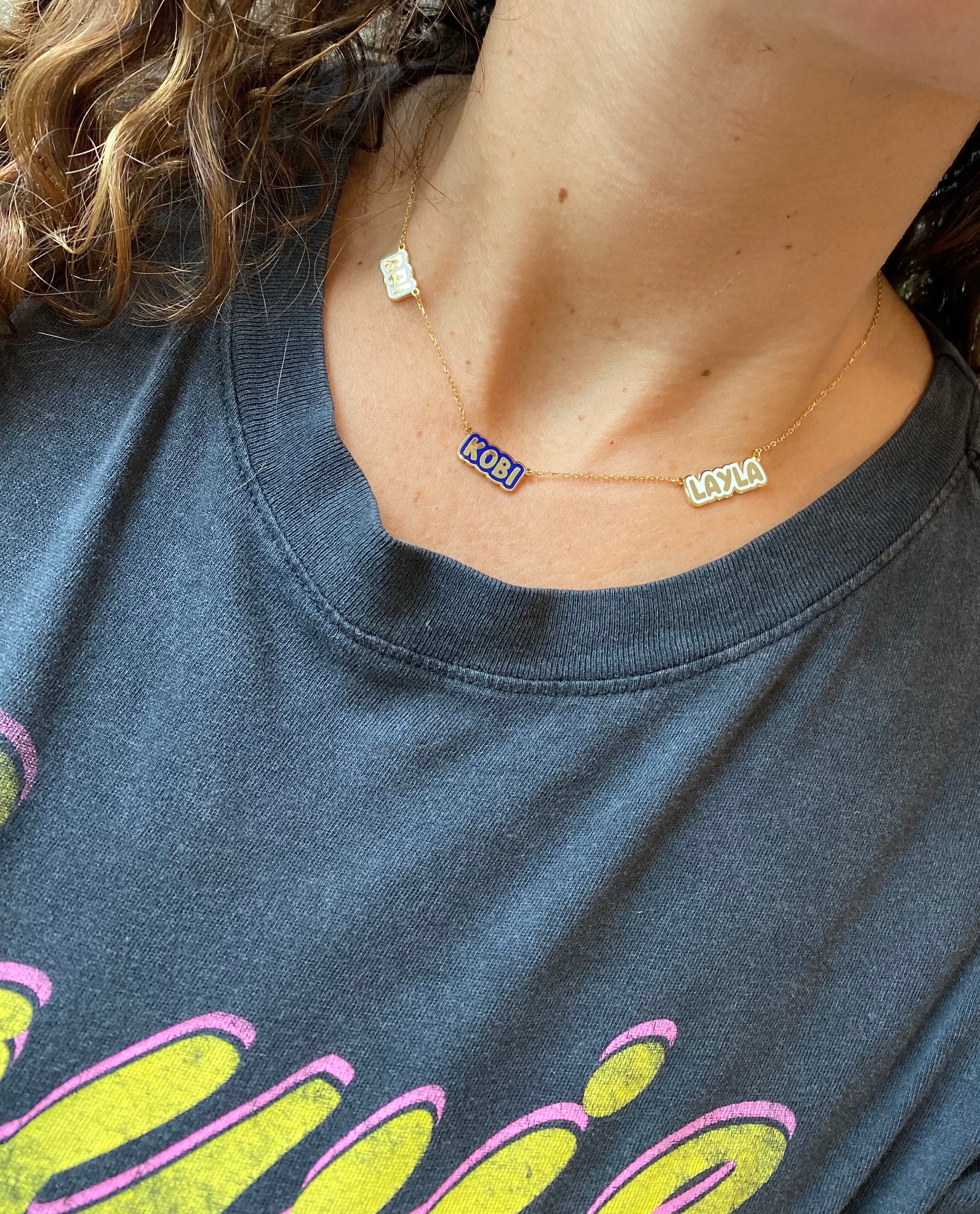 Enamel Daisy Mommy Necklace - Customizable Names Necklace for Moms | Sterling Silver