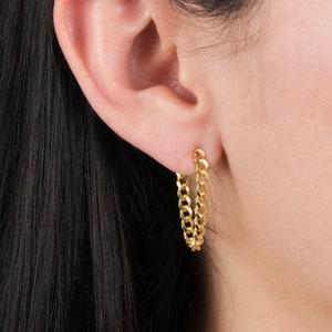 Chunky curb chain earrings. Chain link earrings. Cuban link chain earrings. Sterling silver gold plated. Curb chain drop earring.