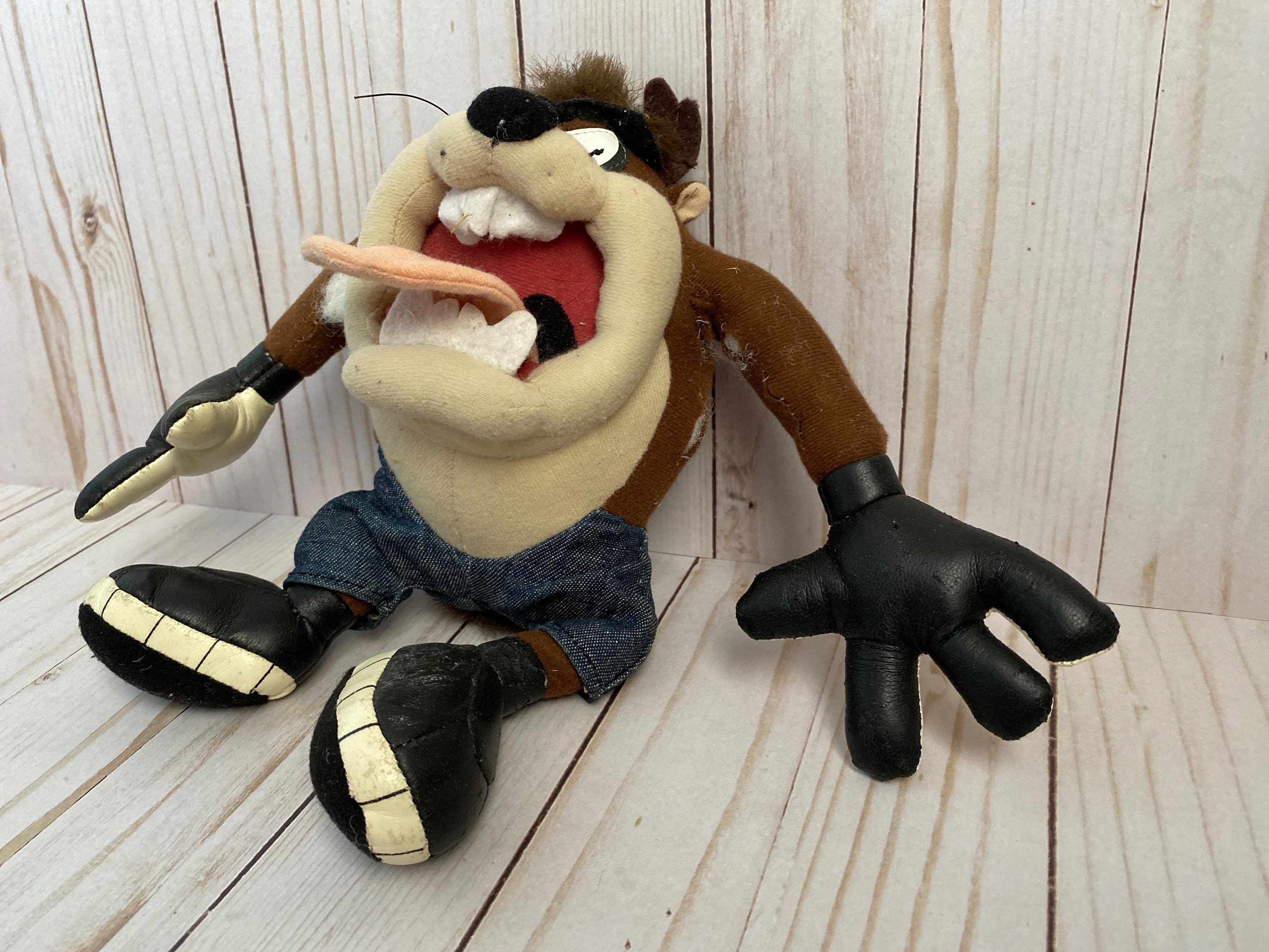Looney Tunes タズマニアン・デビルぬいぐるみ m73822584479_1.jpg?1727347264