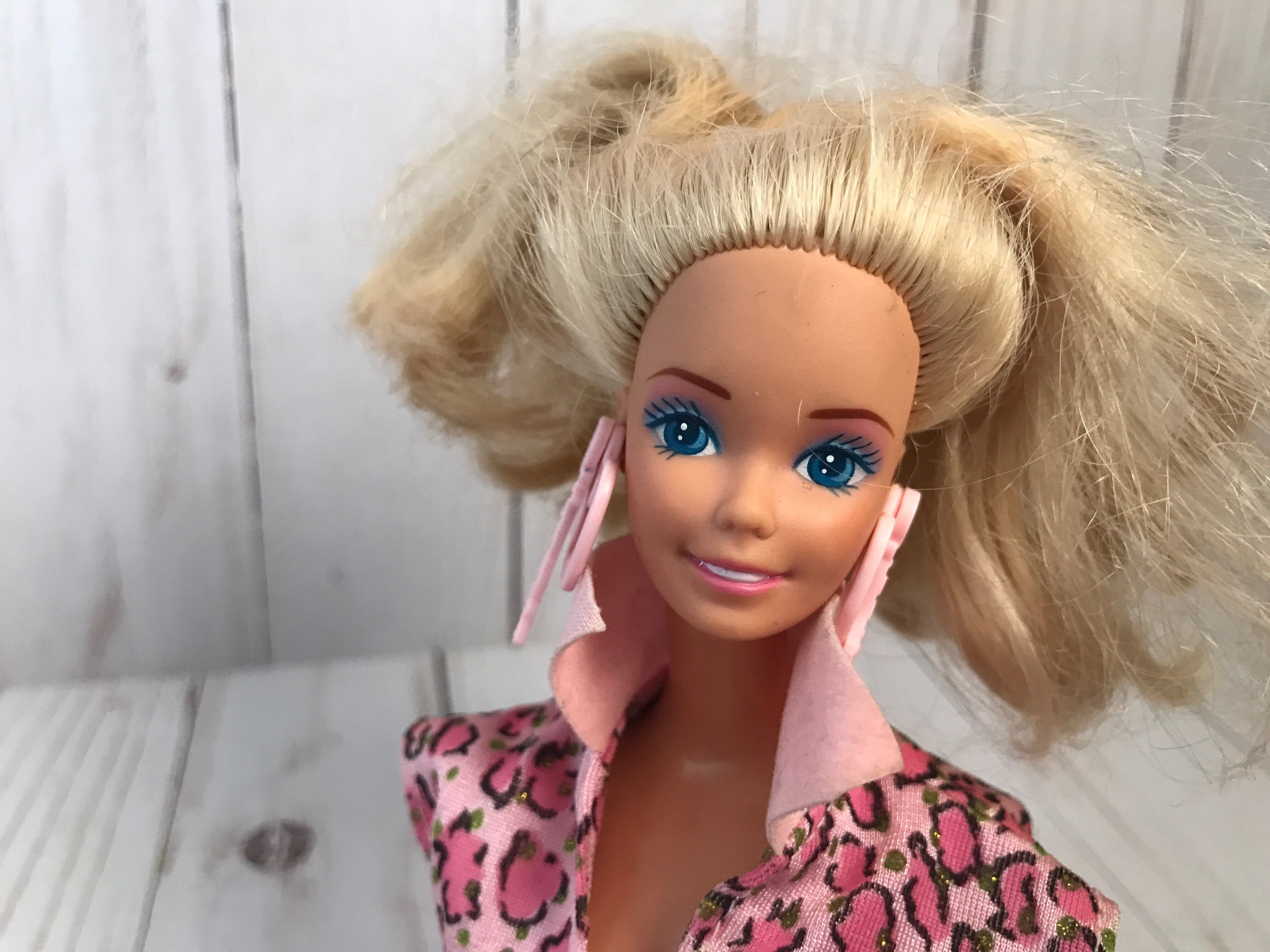 Animal Lovin Barbie Doll, 1988 (Flickr)  Barbie dolls, 1980s barbie, 1980s  barbie dolls