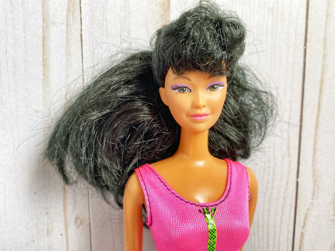 1989年バービーBarbie ヴィンテージ 黒人ブラック　フィギュアスケート バービー アイススケーター ポーザブル ドール 人形 フィギュア