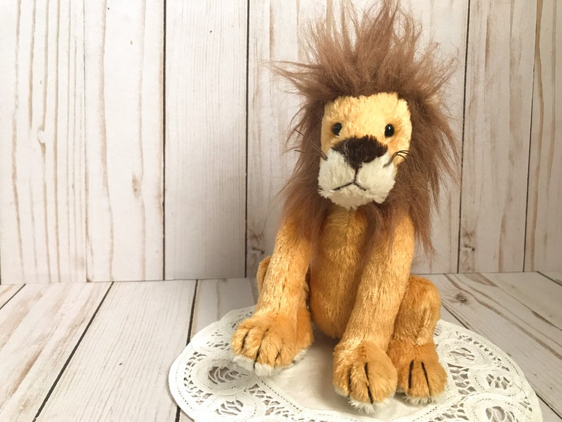 ty lion stuffed animal