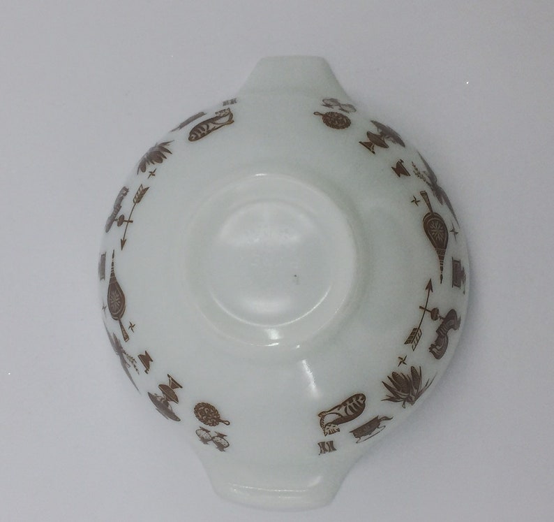 Vintage Pyrex Early American Cinderella 2.5 Quart 443 Kitchen Mixing Bowl