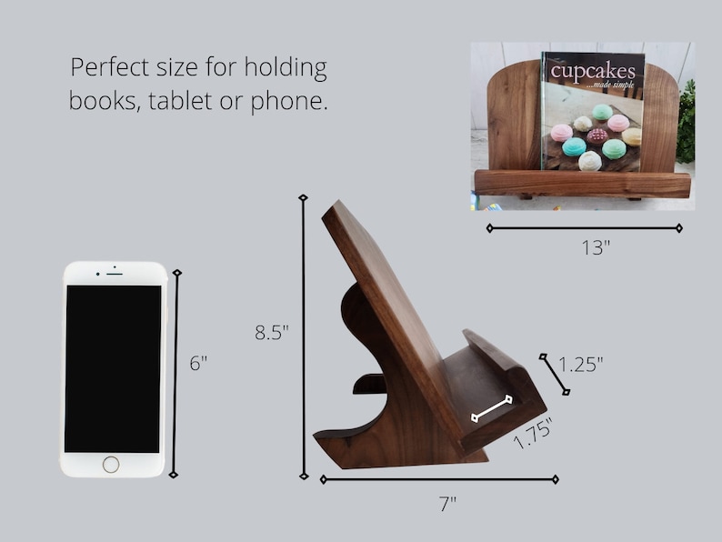 Puede incluir: Un soporte de libros de madera con un acabado marr&oacute;n. El soporte tiene 8,5 pulgadas de alto, 7 pulgadas de ancho y 1,75 pulgadas de profundidad. Tiene un peque&ntilde;o estante en la parte delantera que tiene 1,25 pulgadas de profundidad. El soporte es perfecto para sostener libros, tabletas o tel&eacute;fonos.