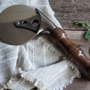 Large Pizza Wheel, Custom Wood Handle, Pizza Cutter, Roller Blade, Walnut