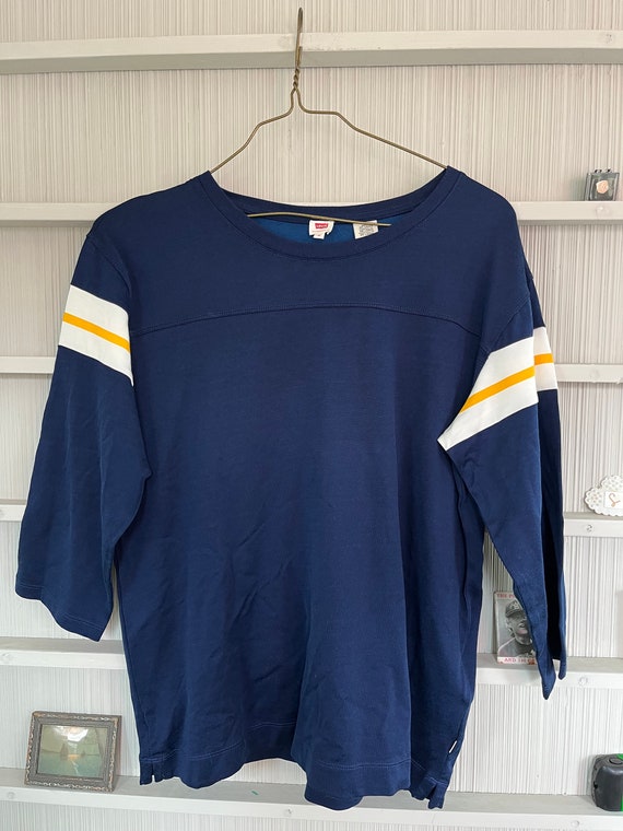 Vintage 70s/80s Levi’s athletic shirt