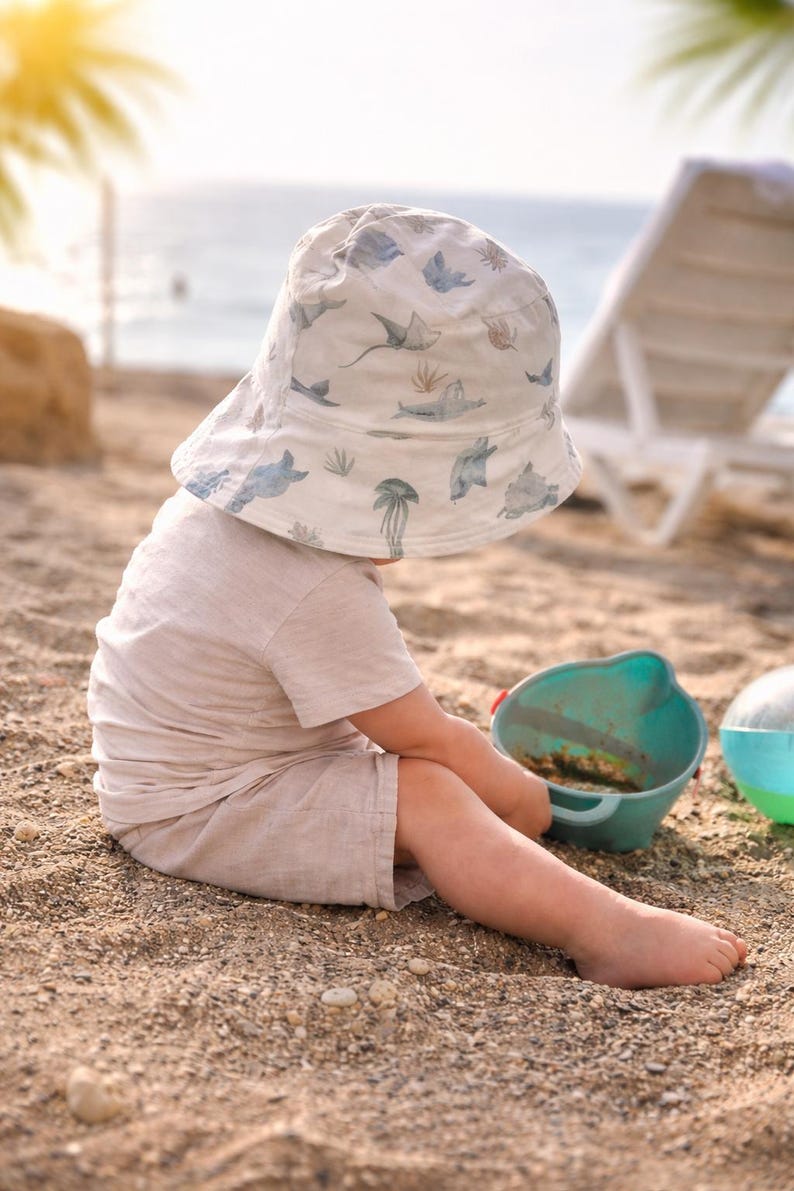 Baby Sonnenhut Jungen & Mädchen – leichter Sommerhut aus Musselin – Kinder Hut mit Krempe - Sonnenhut auf Jersey - Sonnenhut mit UV Schutz bild 10