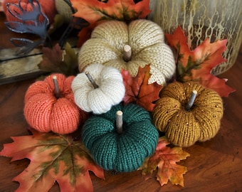Set of 5 Knit Pumpkins, Fall Décor, Hand Knit Pumpkin Patch, Stuffed Pumpkins Knit with Beads, Thanksgiving Decor