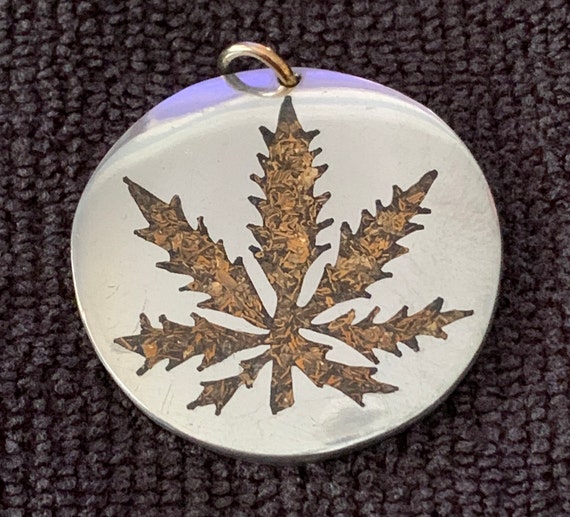 Marijuana Leaf Necklace Pewter Cannabis Leaf Pend… - image 1