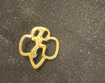 Vintage Brass Trefoil Girl Scout Brownie Scouting Pin Lapel Badge Pendant Hat Tie Pin Gold Color 1960's