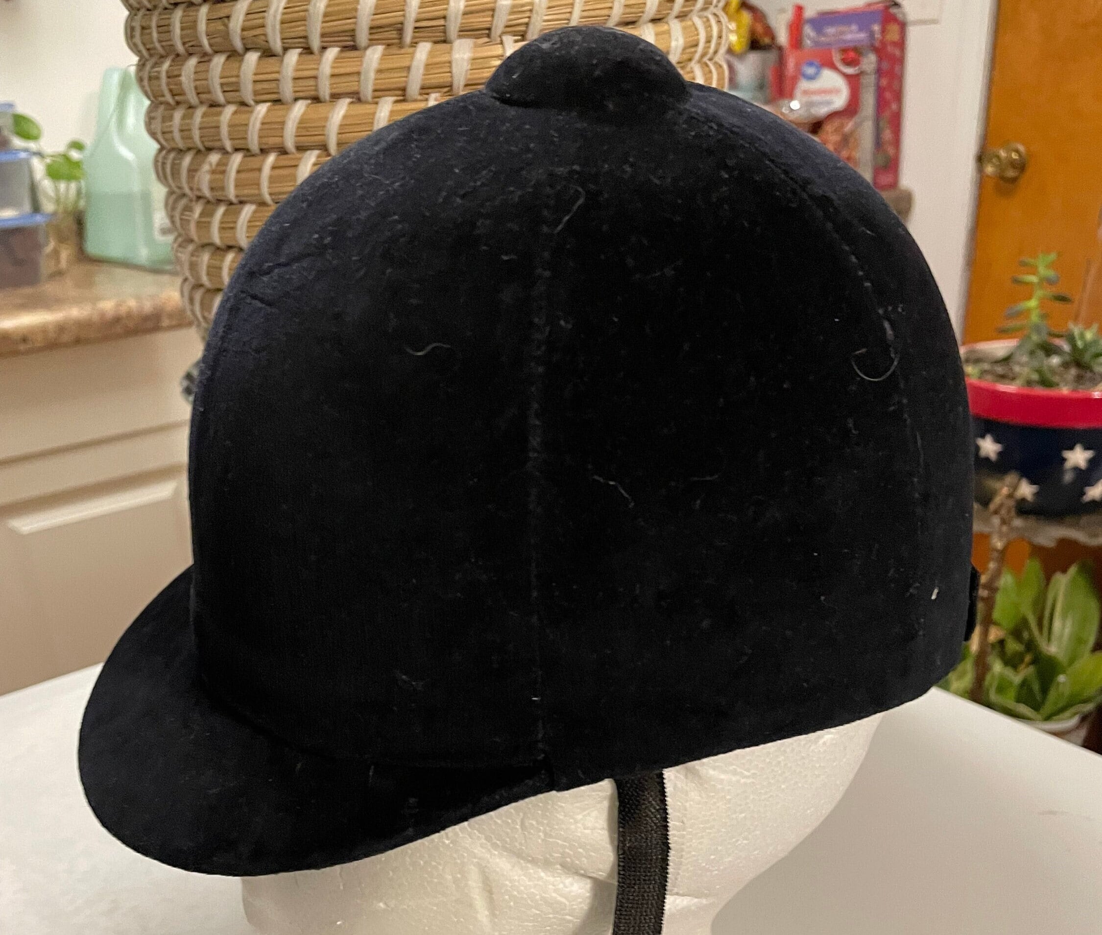VTG Beaufort Hunt Cap Riding Helmet Size Med 7-7 1/8 Velvet Equestrian Hat READ Vntg Beaufort Black Velvet Equestrian English Riding Helmet  main image 2