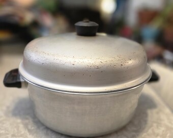 Wear-Ever Aluminum Dutch Oven 4-quart with Lid No. 834 USA Made