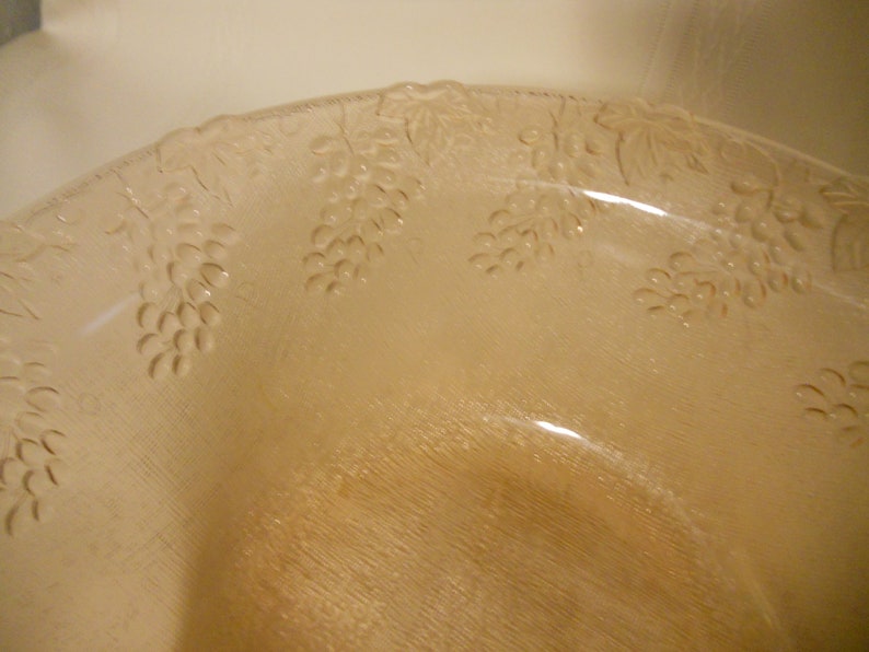 Larger Pink Depression Glass Bowl Grape Pattern Around Side Etsy
