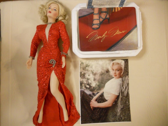 Marilyn Monroe Porcelain Doll, Photo & Bradford Exchange Plate Collection - Etsy Marilyn Monroe Porcelain Doll, Photo & Bradford Exchange Plate Collection - Etsy