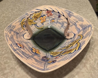 Hull Pottery Blossum Flite Handled Basket USA T9 1950's