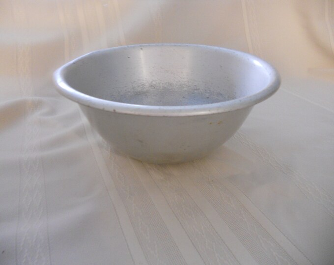 Wearever Aluminum Mixing Bowl Made in USA 9 Inch Wide 4 Inch Tall Etsy