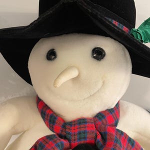 Snowden le bonhomme de neige en peluche de 23 po. avec étiquette volante Exclusivité Commonwealth Target 1997
