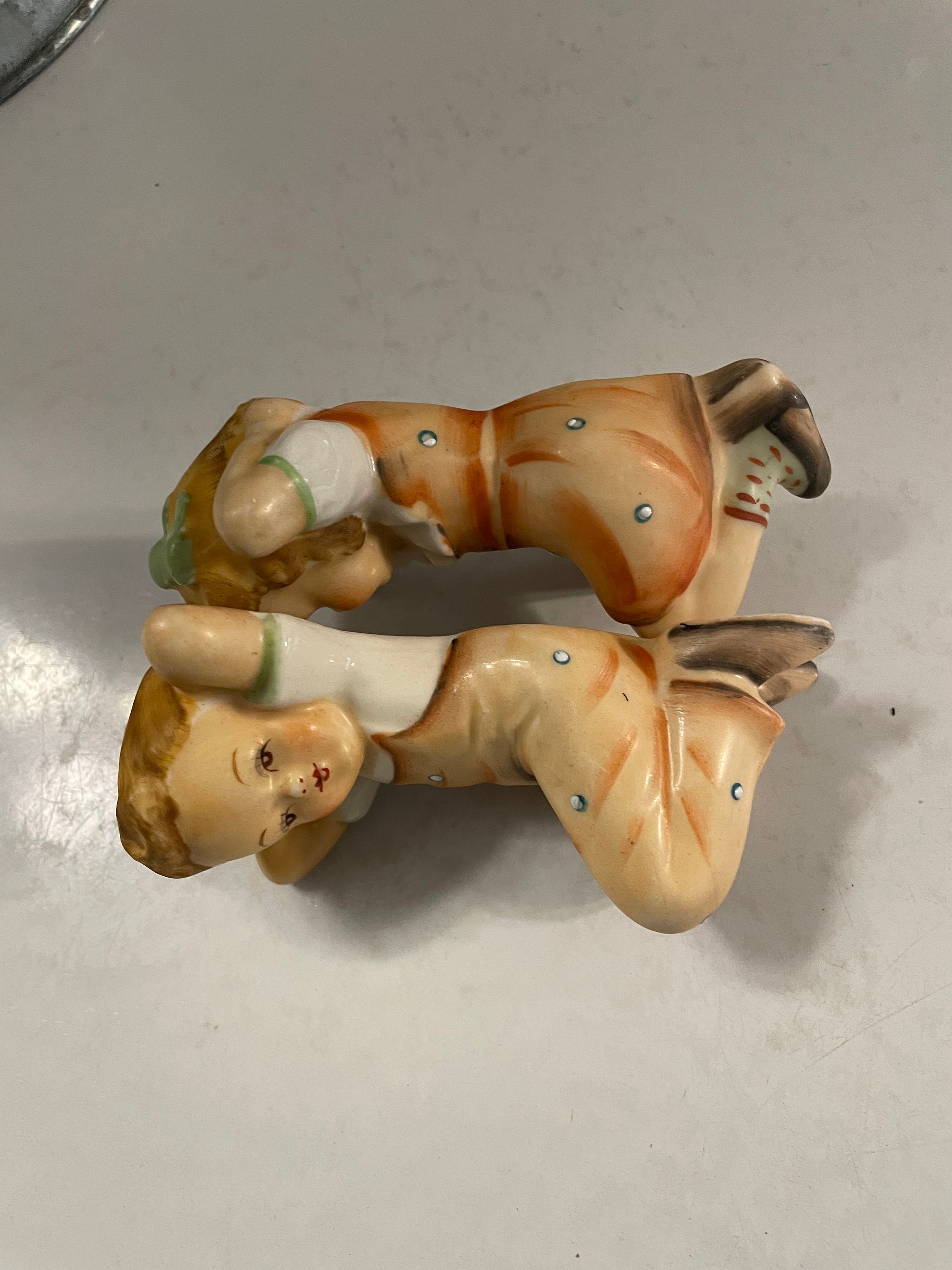 【似顔絵】miuru Maruri Japan Set of Two Porcelain Kids Figures a Girl and