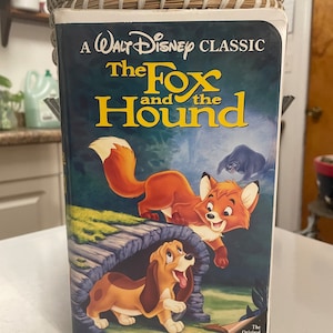 Walt Disney&#39;s The Fox and The Hound Movie VHS in Original Case Black Diamond Classic