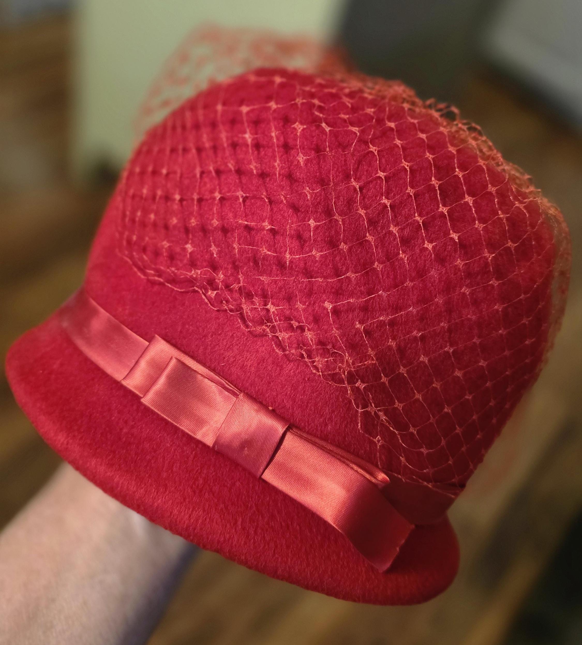 ? Vintage Jennifer Hoertz of New York Felt Cloche Hat | Leaf Appliqué | Brown ? Vintage Jennifer Hoertz of New York Felt Cloche Hat  main image 3