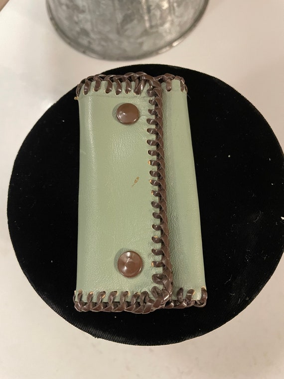 Vintage Leather Key Holder Tri-Fold Snap Front 4 … - image 1