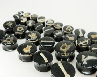 IMPROVED QUALITY * Goth Plugs, ear plug, resin plug, bones earring, ear expander, witch plug, plug earrings, witch jewelry, tunnel