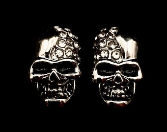 Silverkristalldödskalleörhängen – Gotiska örhängen med strassdödskalle | Punkrock Statement-smycken