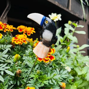 Handcrafted Natural Gemstone Tropical Toucan Bird Stake Yard Art Ornament  | Wild Bird Statue Decor, Unique Gift for Outdoo and Bird Lovers
