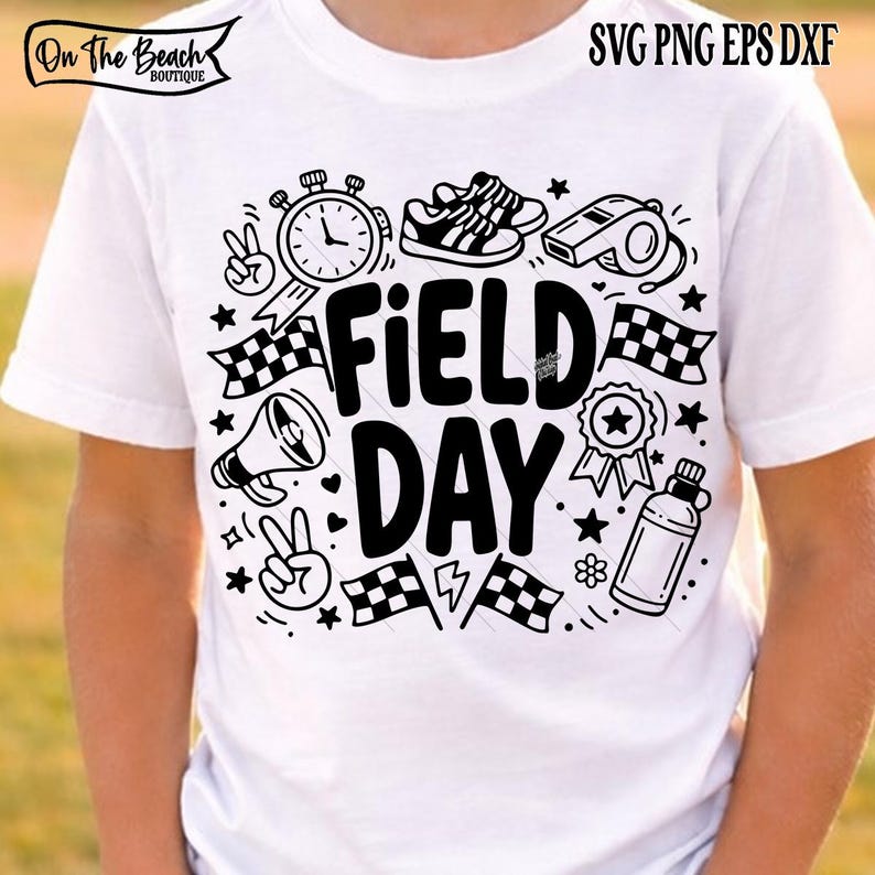 K&ouml;nnte beinhalten: Wei&szlig;es T-Shirt mit einem schwarzen Grafikdesign mit den Worten "FIELD DAY" und Sportillustrationen. Enth&auml;lt eine Stoppuhr, Turnschuhe, eine Trillerpfeife, Flaggen und eine Wasserflasche. Das Shirt hat auch den Text "SVG PNG EPS DXF".
