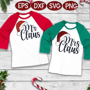 Może przedstawiać: Dwie białe koszulki raglan z czerwonymi i zielonymi rękawami. Jedna koszulka m&oacute;wi "Mr. Claus", a druga "Mrs. Claus" w granatowym skrypcie, każda z grafiką czapki Świętego Mikołaja. Obraz zawiera ikony typ&oacute;w plik&oacute;w.