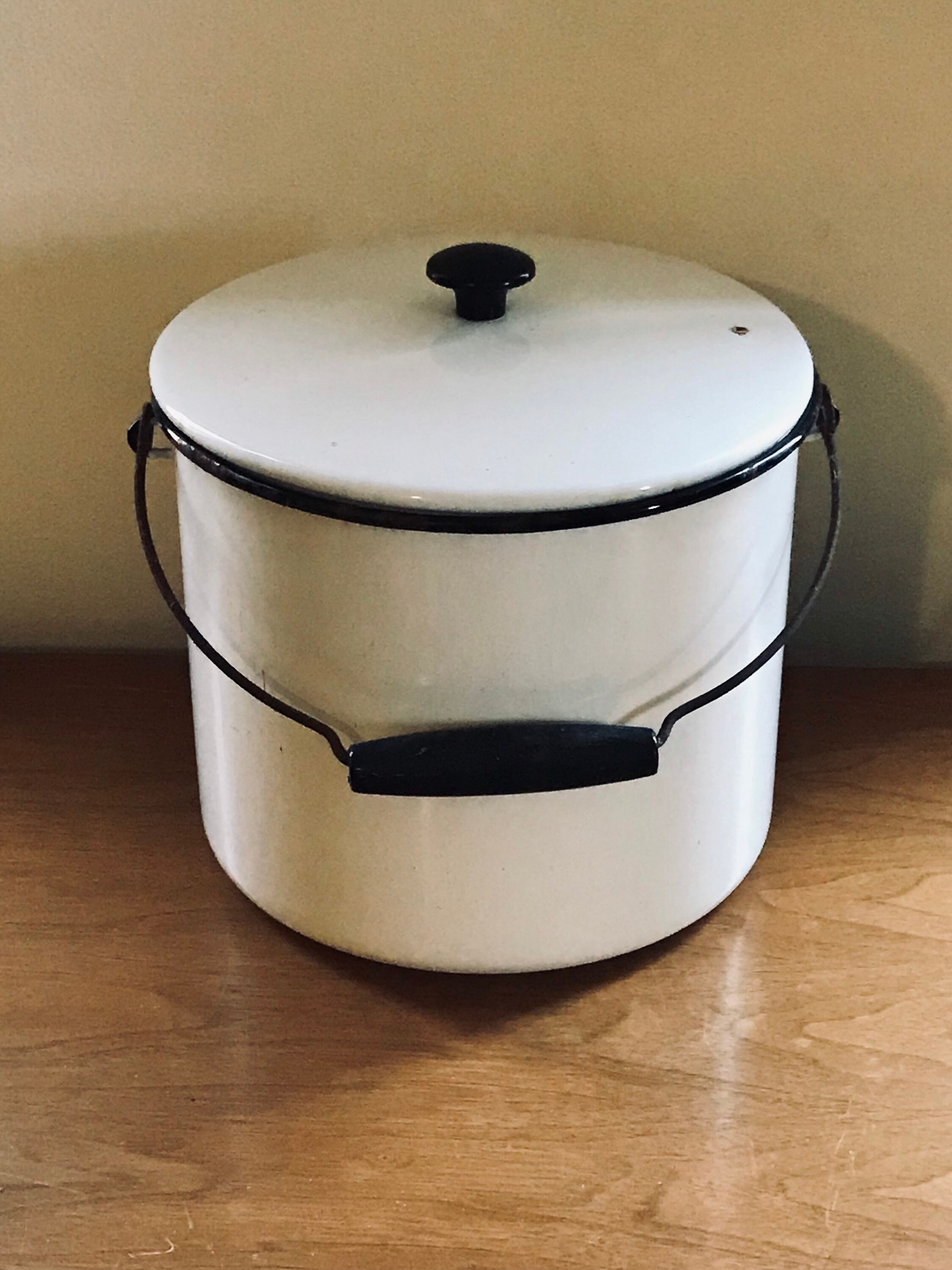 Vintage White Enameled Bucket with Lid 1950s/1960s Wire Etsy