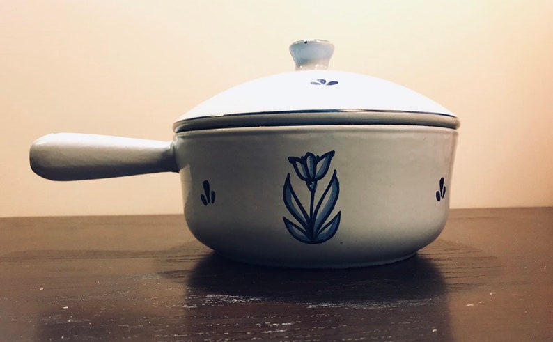 Vintage Enameled Cast Iron Saucepan with Lid ~ Dru Ware Holland ~ Light Blue Tulip Pattern ~ MCM 1950s Kitchen ~ Vintage Enamelware