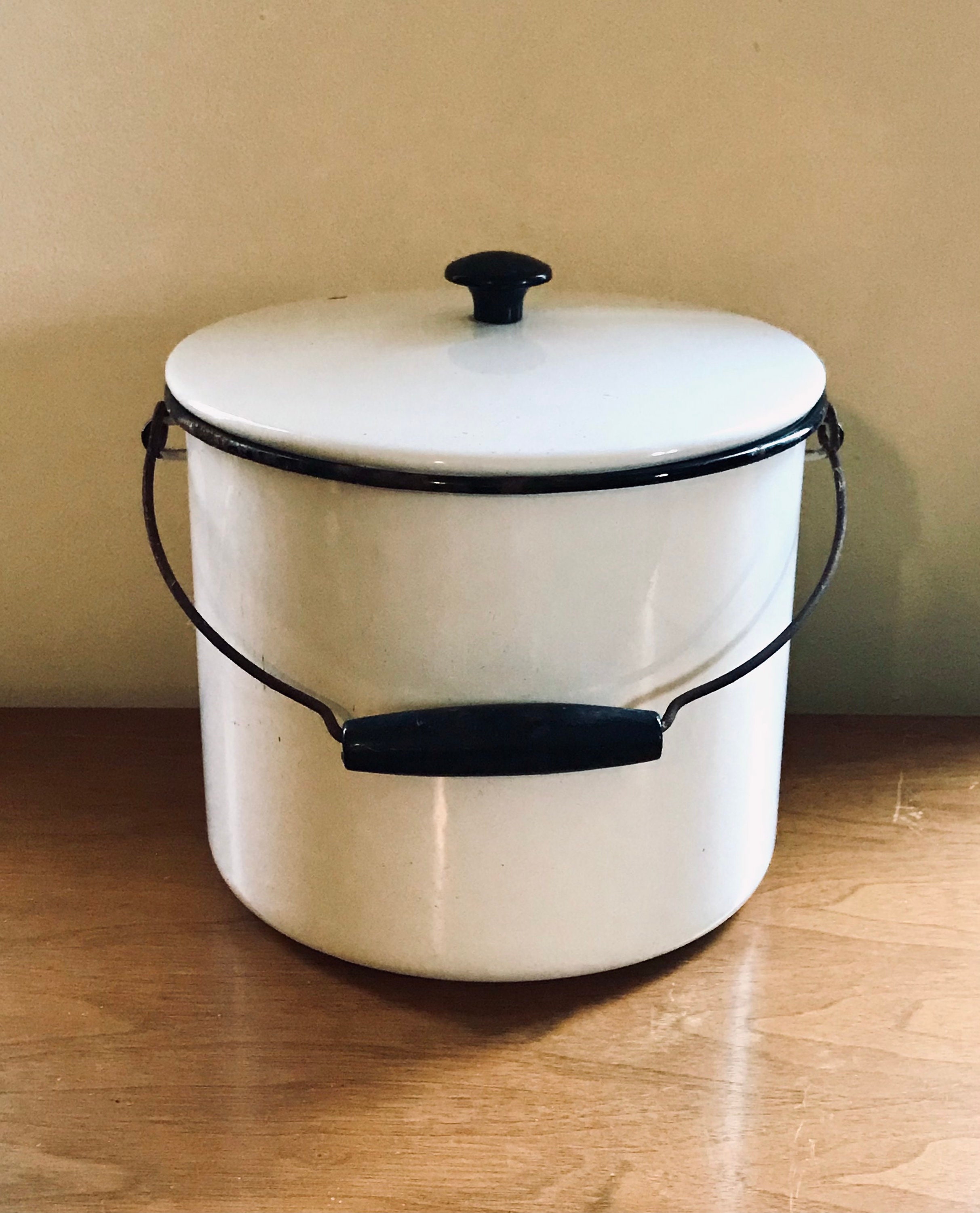 Vintage White Enameled Bucket with Lid 1950s/1960s Wire Etsy