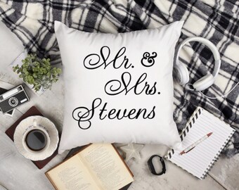 Personalizado Mr & Mrs funda de almohada / Boda / Novia / Ducha / Casado / Porche / Sala de estar / Regalo / Ama de llaves / Almohada / 819 Diseños
