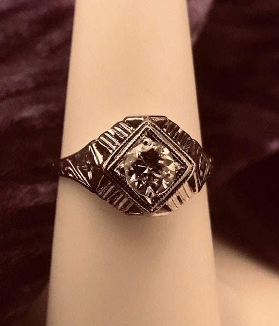 Pretty Art Deco Diamond Ring - image 1